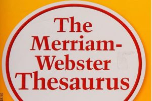 韦氏小黄本：美国权威英语同义反义词词典《The Merriam-Webster Thesaurus》，含3个年份版本 PDF